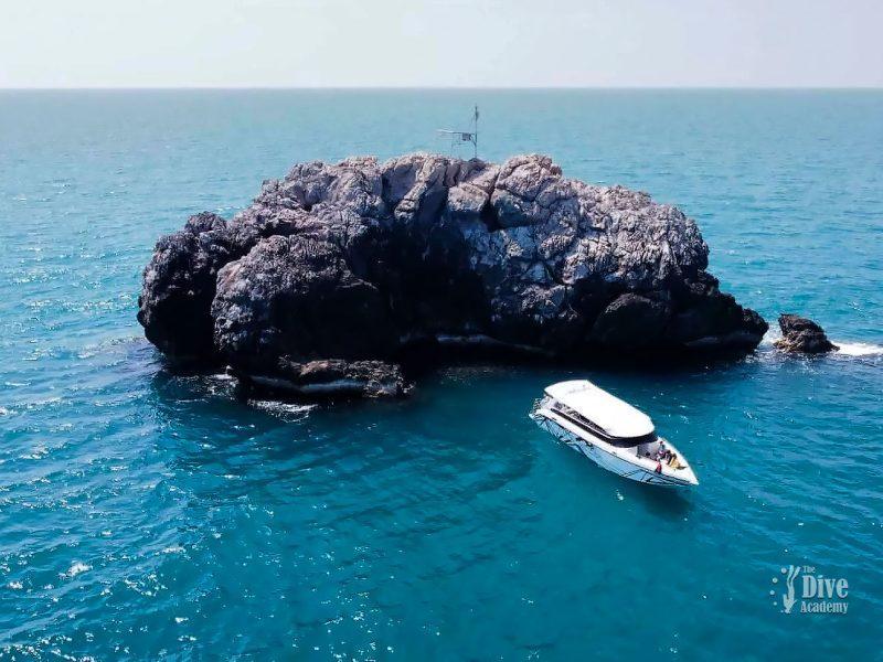 Private Tour To Sail Rock